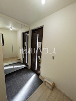 2号棟　玄関　【朝霞市幸町１丁目】／撮影日2026/02/27