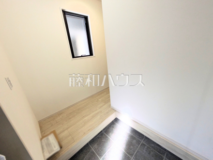 2号棟　玄関　【朝霞市幸町１丁目】／撮影日2026/02/27