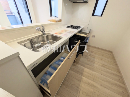 2号棟　キッチン　【朝霞市幸町１丁目】／撮影日2026/02/27