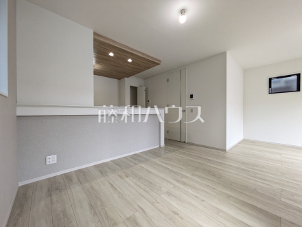 2号棟　リビング　【朝霞市幸町１丁目】／撮影日2026/04/02