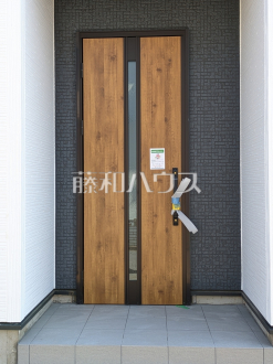 1号棟　玄関　【新座市池田４丁目】／撮影日2026/04/03