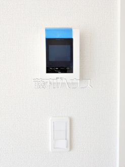1号棟　TVモニター付インターホン　【新座市池田４丁目】　TVモニター付きインターホンのため訪問者がひと目で分かります
／撮影日2026/04/18