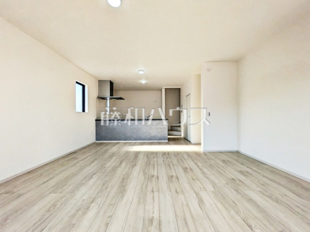 4号棟　リビング　【国分寺市高木町１丁目】／撮影日2026/04/03