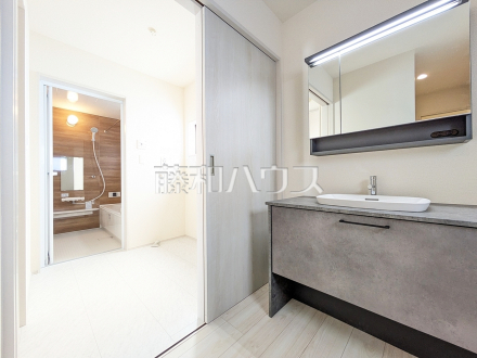 1号棟　洗面室　【与那原町字与那原】／撮影日2026/01/29