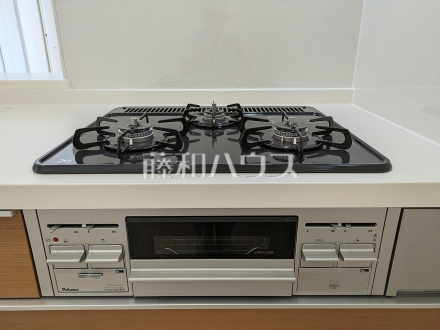 1号棟　キッチンコンロ・グリル　【与那原町字与那原】／撮影日2026/01/29