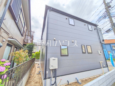 外観 【日野市百草】
京王線「百草園」駅 徒歩9分。この恵まれたロケーションによる幸福感は、毎朝の通勤時にしっかりと感じられるのではないでしょうか。/撮影日2026/06/06