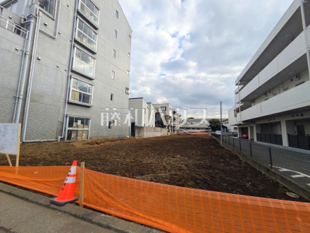 ≪接道状況≫角地のため日当たり・通風良好の開放的な立地です◎【府中市栄町３丁目】／撮影日2026/02/13