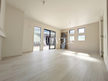 １号棟　リビング　【府中市小柳町２丁目】／撮影日2026/04/12