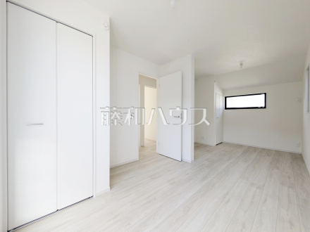 ≪1号棟　居室≫部屋の雰囲気や広さ・眺望・間取りの使い勝手など、是非一度、ご自身の目で確かめてみてください。　　【府中市小柳町２丁目】／撮影日2026/04/12