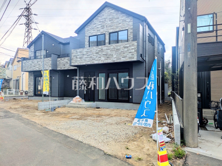 ≪2号棟　接道状況≫分譲地周辺は戸建住宅が建ち並ぶ閑静な住宅街となっており車の通りも少なく安心してお住まい頂ける環境が広がっております。【府中市小柳町２丁目】／撮影日2026/04/10