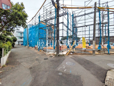 接道状況および現場風景　【西東京市泉町２丁目】 建物のプレゼンをさせていただきますので、実際の完成イメージを思い描いていただくことができます。お気軽にお問合せ下さい。 ／撮影日2026/05/28