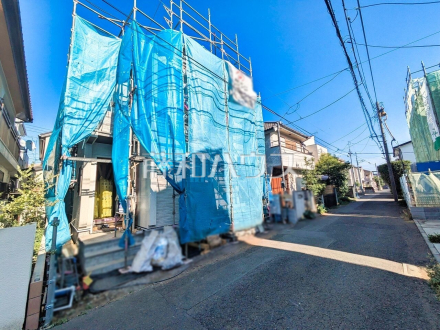 接道状況および現場風景　【小平市回田町】 見学はしたいけど、なかなか時間が取れない・・・そんな方に出勤前や仕事終わりにマイホームを見学できるサポートをいたします。 ／撮影日2026/05/30