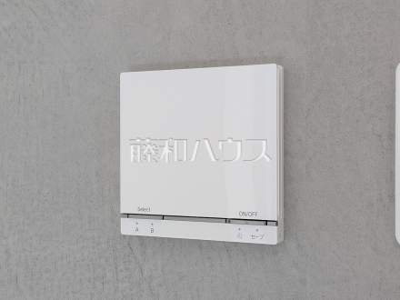 床暖房リモコン　【新座市あたご３丁目】　リビングに床暖房があるので足元ぽかぽか、家族の集まる空間を暖めます。／撮影日2026/08/24