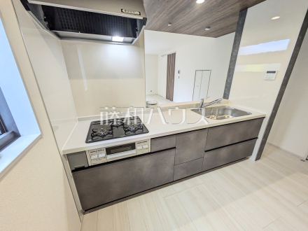 1号棟　キッチン　【東村山市久米川町２丁目】／撮影日2026/04/23