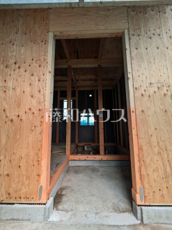 B号棟　玄関　【八王子市弐分方町】／撮影日2026/03/16