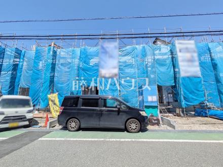 現場風景　【日野市落川】
太陽に愛され、日当り・通風に優れた魅力的で快適さを追求した邸宅。ここに住むからこそ意味がある。そんな特別感に浸ってみませんか。　／撮影日2026/04/16