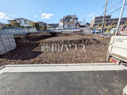 4号地付近　現地写真　【東村山市廻田町３丁目】理想をかなえる自由設計の土地！ぜひ皆様の「こんな家に住みたい！」をお聞かせ下さい。／撮影日2026/04/02