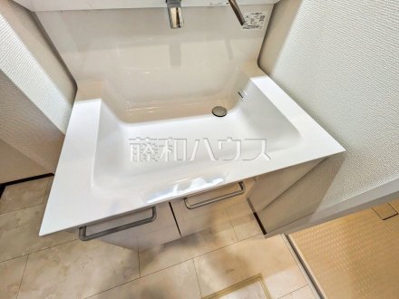 洗面化粧台のボウルは汚れにくく、幅も広めでお掃除も楽々できます。 　洗面室　【西東京市北原町３丁目】　　 ／撮影日2026/04/09