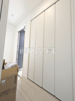 ≪1号棟　収納(資材あり)≫【府中市小柳町１丁目】／撮影日2026/03/27