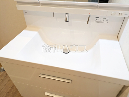 洗面台　【西東京市保谷町６丁目】
洗面化粧台のボウルは汚れにくく、幅も広めでお掃除も楽々できます。　／撮影日2026/04/02