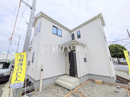 ≪J号棟　外観≫足場が外れて実際の外観が見えてきました。完成までもう少しです。　【府中市日新町３丁目】／撮影日2026/05/24