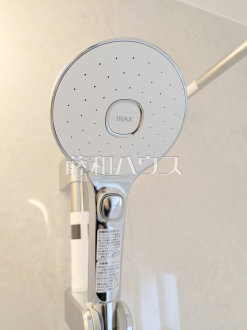 J号棟　スイッチ付きシャワーヘッド　【府中市日新町３丁目】／撮影日2026/05/24