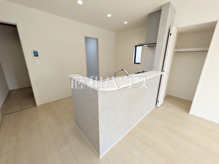 2号棟　キッチン　【府中市若松町３丁目】／撮影日2026/03/22