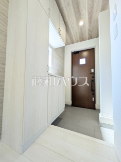 3号棟　玄関　【府中市若松町３丁目】／撮影日2026/03/14