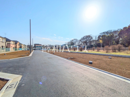 接道状況および現場風景　【小平市小川町１丁目】／撮影日2026/03/21