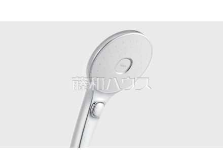 【スイッチ付エコアクアシャワー】
空気を含んだ大粒の水滴が心地よい超節水シャワー　