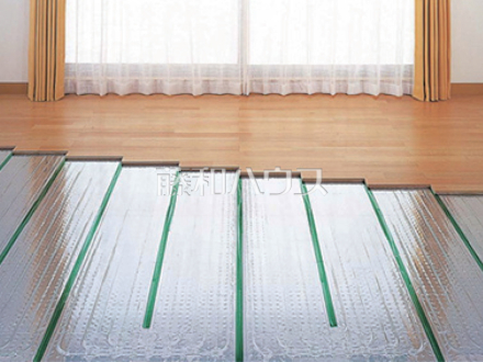 【高効率給湯器（eco ジョーズ）+ ガス温水式床暖房】
　