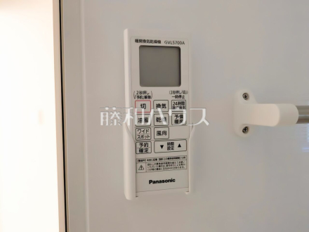 24時間換気システム 　24時間換気システムにより、花粉・PM2.5などの微小粒子物質の侵入を防ぎ、快適な室内を保ちます／撮影日2026/10/01