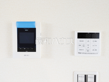 4号棟　TVモニター付きインターホン/給湯器　【調布市深大寺北町２丁目】　防犯に役立つTVモニター付インターフォン/追焚機能付で時間差入浴もOK／撮影日2026/05/03