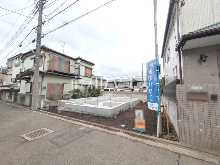 まだまだ建築中ですが、ぜひ現地をご覧になりませんか？基礎・上棟の状態は建築中にしかご覧になれません！ 　【新座市西堀２丁目】／撮影日2026/04/10