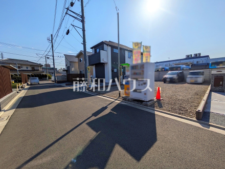接道状況および現場風景(現況：駐車場)　【小平市小川町１丁目】／撮影日2026/03/21