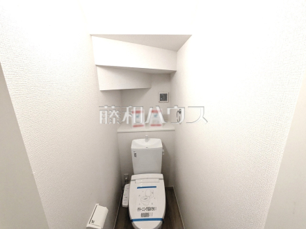 温水洗浄機能付きトイレで清潔にご使用いただけます。　【新座市野火止３丁目】／撮影日2026/03/07