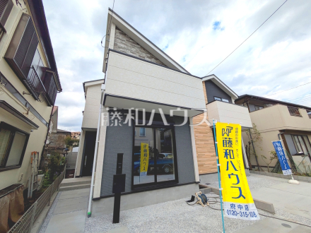 ≪1号棟　外観≫モダンスタイリッシュな外観は永年お住まいになっても飽きの来ないシンプルな印象を与えてくれます。　【府中市浅間町４丁目】／撮影日2026/03/27