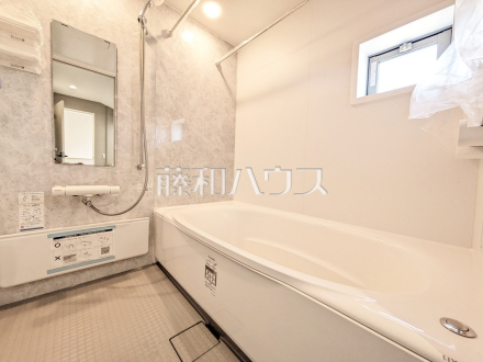 一日の終わりに、シックな色調に包まれる1坪の癒やし空間で贅沢な気分を...
1号棟　浴室　【清瀬市下宿１丁目】／撮影日2026/04/20