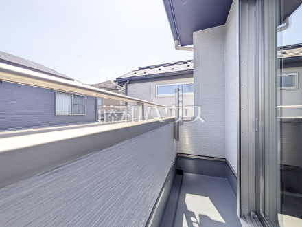 お洗濯が心地よい。陽光あふれる南バルコニーで、家族の衣類もふかふかに...
1号棟　バルコニー　【清瀬市下宿１丁目】／撮影日2026/04/20