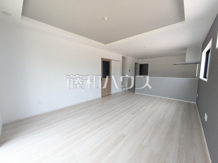 2号棟　リビング　【春日井市下条町３丁目】／撮影日2026/07/17