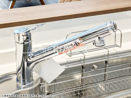 浄水器一体型水栓　【練馬区大泉学園町６丁目】　 いつでもおいしいお水が飲める浄水器一体型水栓も完備 ／撮影日2026/04/10