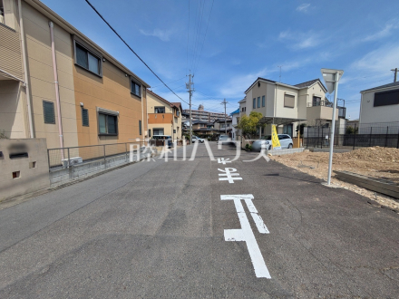 接道状況および現場風景　【春日井市梅ケ坪町】／撮影日2026/04/06