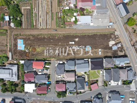 航空写真　【清瀬市野塩３丁目】
整備された街区、近隣に広がる美しい自然たち。空間のみのこだわりだけではなく、ここに暮らす方々にとって素敵な環境や快適な暮らしを実現します。／撮影日2026/05/25