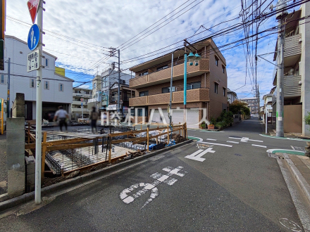 接道状況および現場風景　【三鷹市下連雀２丁目】／撮影日2026/05/07
