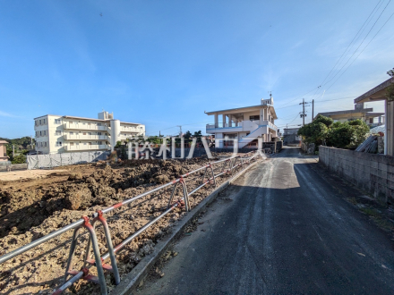 接道状況および現場風景　【八重瀬町字安里】／撮影日2026/04/27