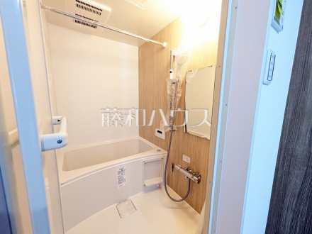 浴室　【日野市南平９丁目】
雨の日でも洗濯物が乾かせる浴室換気乾燥機。換気・乾燥・暖房・涼風機能と1台多役の優れものです！　／撮影日2026/04/26