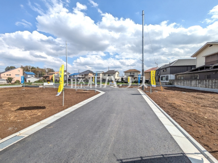 接道状況および現場風景　【国分寺市西町３丁目】
お住まい探しは、家の良し悪しだけでなく周辺環境も重要なポイントです。ぜひ一度お客様の目でご覧ください。　／撮影日2026/03/27