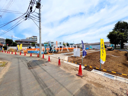 ≪接道状況≫周囲に高い建物のないエリアのため、空が大きく感じます。 【府中市本宿町1丁目】/撮影日2026/07/11