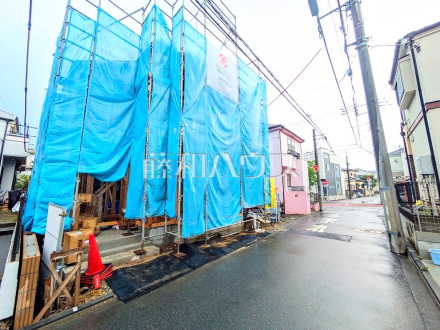 ≪接道状況≫大きなソファーを置いても圧迫感がない約16.25帖の広々LDKプラン！　【府中市四谷１丁目】／撮影日2026/07/17
