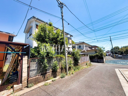 接道状況および現場風景(現況：古屋有)　【東久留米市小山２丁目】 物件の事、諸費用の事など、小さな疑問もお気軽にご連絡・ご相談下さい。 ／撮影日2026/05/25